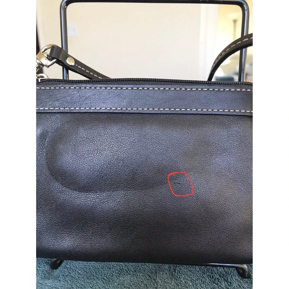 Vintage coach black leather capacity wristlet clutch